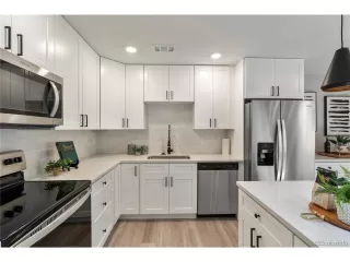 Photo #5: 7671445 Listing