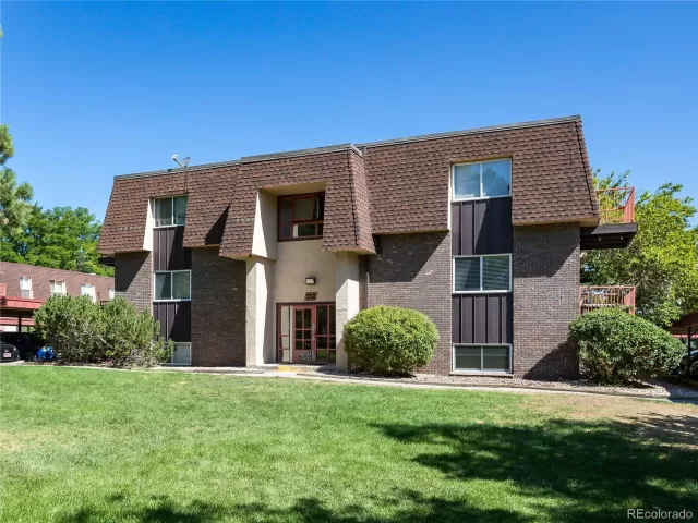 MLS: 7673972 Condo For Sale