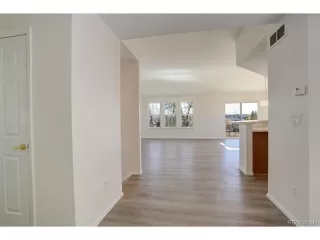 Photo #5: 7677161 Listing