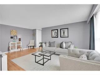 Photo #4: 7680150 Listing