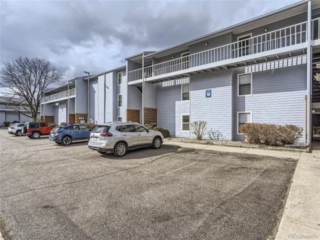 MLS: 7685948 Condo For Sale