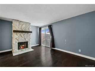 Photo #5: 7686979 Listing