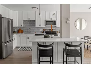 Photo #5: 7689775 Listing 