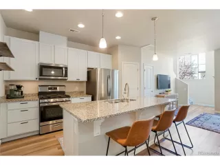Photo #3: 7694460 Listing