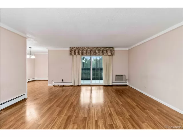 MLS: 7695893 Condo For Sale