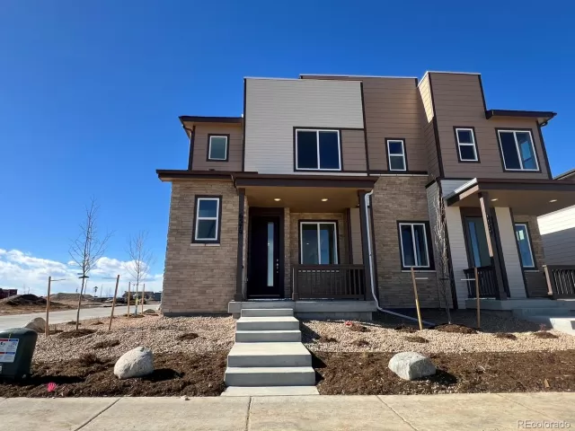 MLS: 7695976 Condo For Sale