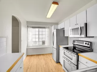 Photo #5: 7698037 Listing 