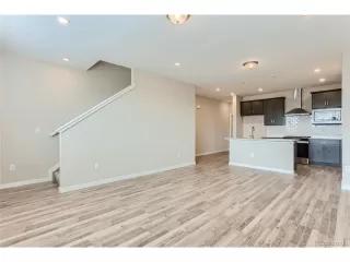 Photo #5: 7700459 Listing