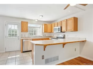 Photo #6: 7701904 Listing