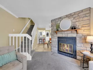 Photo #6: 7702955 Listing