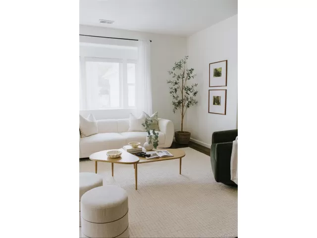 MLS: 7703036 Condo For Sale