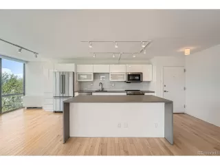 Photo #4: 7704200 Listing