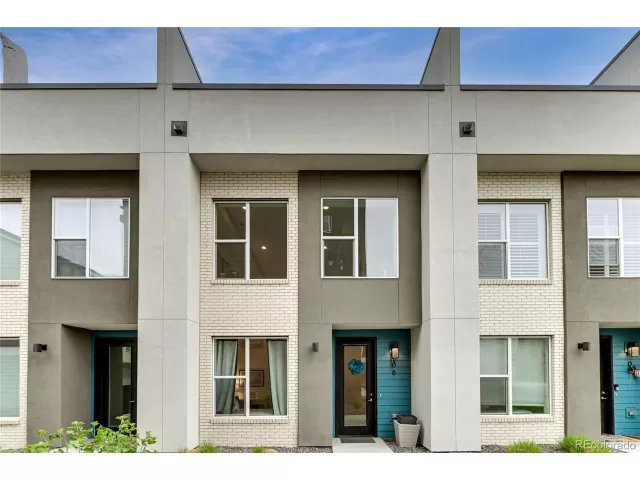 MLS: 7706112 Condo For Sale