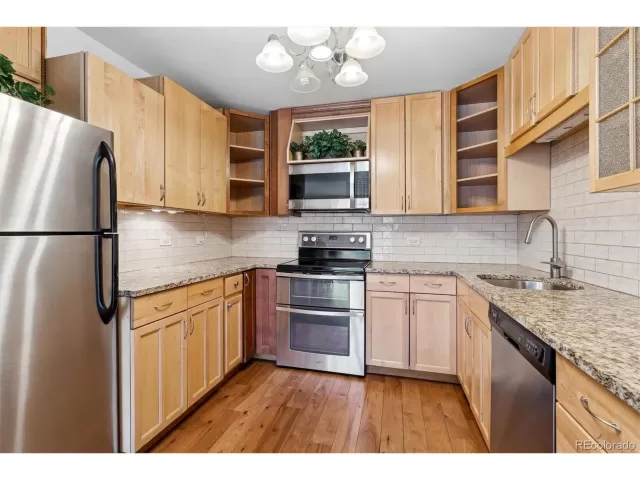 MLS: 7707662 Condo For Sale