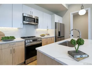 Photo #5: 7708695 Listing