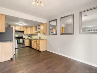 Photo #5: 7709117 Listing