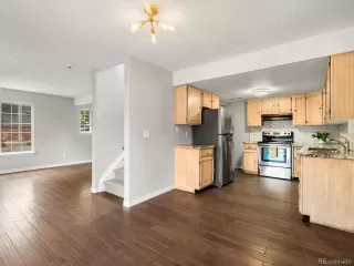 Photo #6: 7709117 Listing