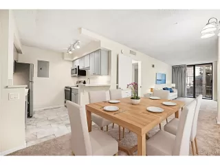 Photo #3: 7709420 Listing