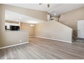 Photo #4: 7712646 Listing