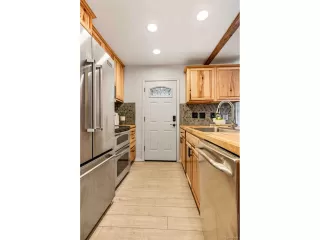 Photo #4: 7715899 Listing