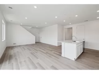 Photo #4: 7720525 Listing