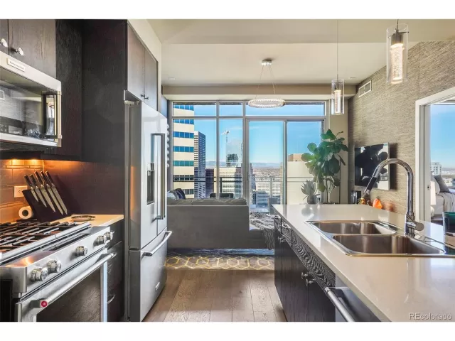 MLS: 7727000 Condo For Sale