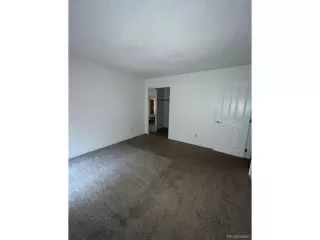 Photo #6: 7730771 Listing