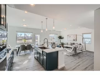 Browse active condo listings in GEOS