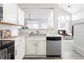 Photo #3: 7740709 Listing