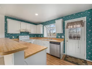 Photo #5: 7745530 Listing