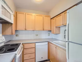 Photo #5: 7756556 Listing