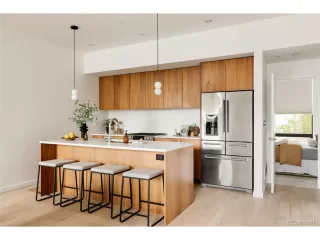 Photo #4: 7765896 Listing