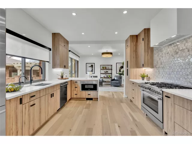 MLS: 7765927 Condo For Sale