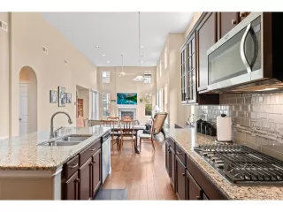 Photo #6: 7772030 Listing