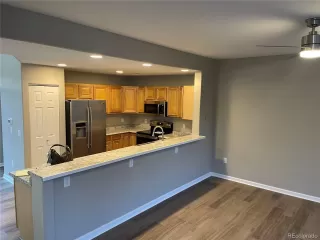 Photo #5: 7780102 Listing