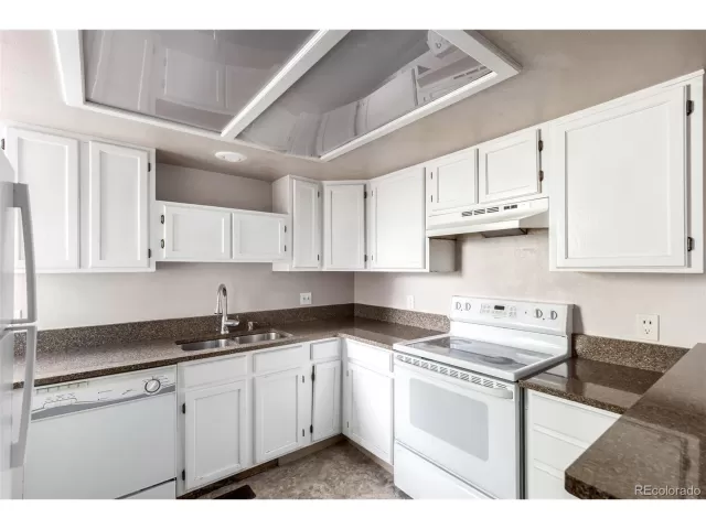 MLS: 7803334 Condo For Sale