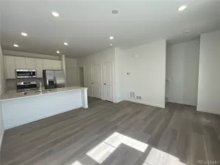 Photo #3: 7823062 Listing