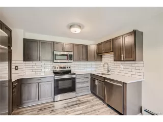 Photo #2: 7833500 Listing