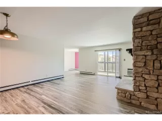 Photo #4: 7833500 Listing