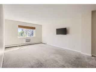 Photo #5: 7833500 Listing