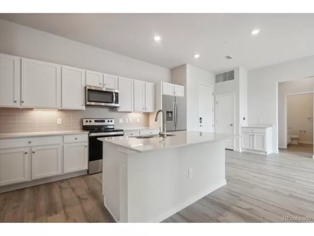 MLS: 7847102 Condo For Sale