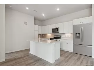 Photo #4: 7847102 Listing