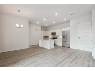 Photo #5: 7847102 Listing