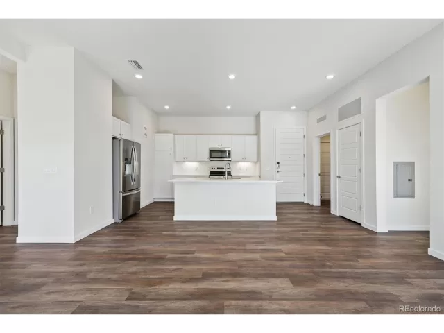 MLS: 7865879 Condo For Sale