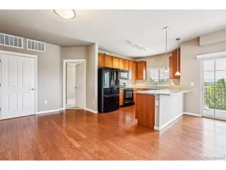 Photo #5: 7868142 Listing