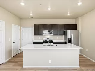 Photo #4: 7870385 Listing