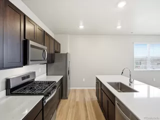 Photo #6: 7870385 Listing