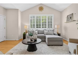 Photo #5: 7871031 Listing