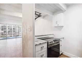 Photo #5: 7873780 Listing 