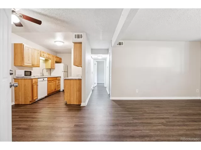 MLS: 7883904 Condo For Sale